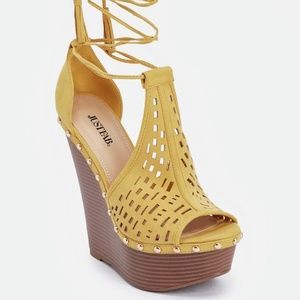 Yellow platform wedges